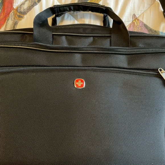 Swiss gear Wenger 16” mainframe laptop briefcase - Picture 14 of 15